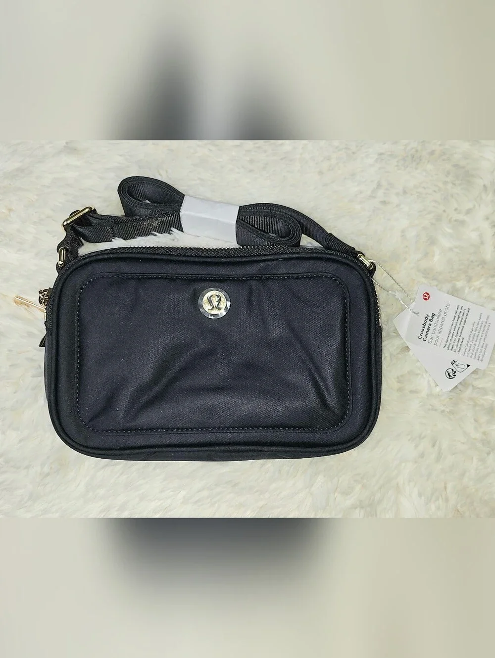 NWT Lululemon Crossbody Camera Bag 2L – Black / Gold (BLK/GOLD)